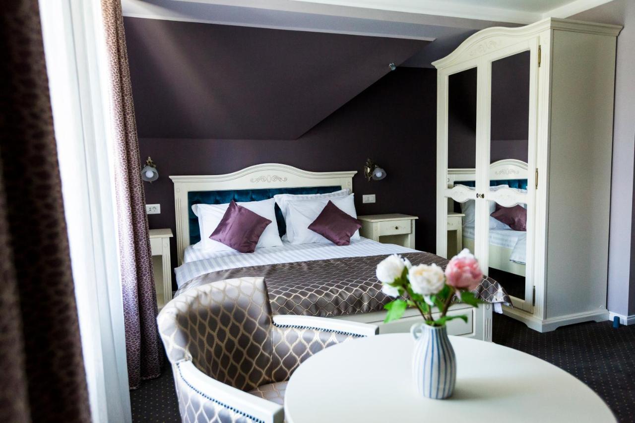 Royal Inn Busteni-Adults Only מראה חיצוני תמונה