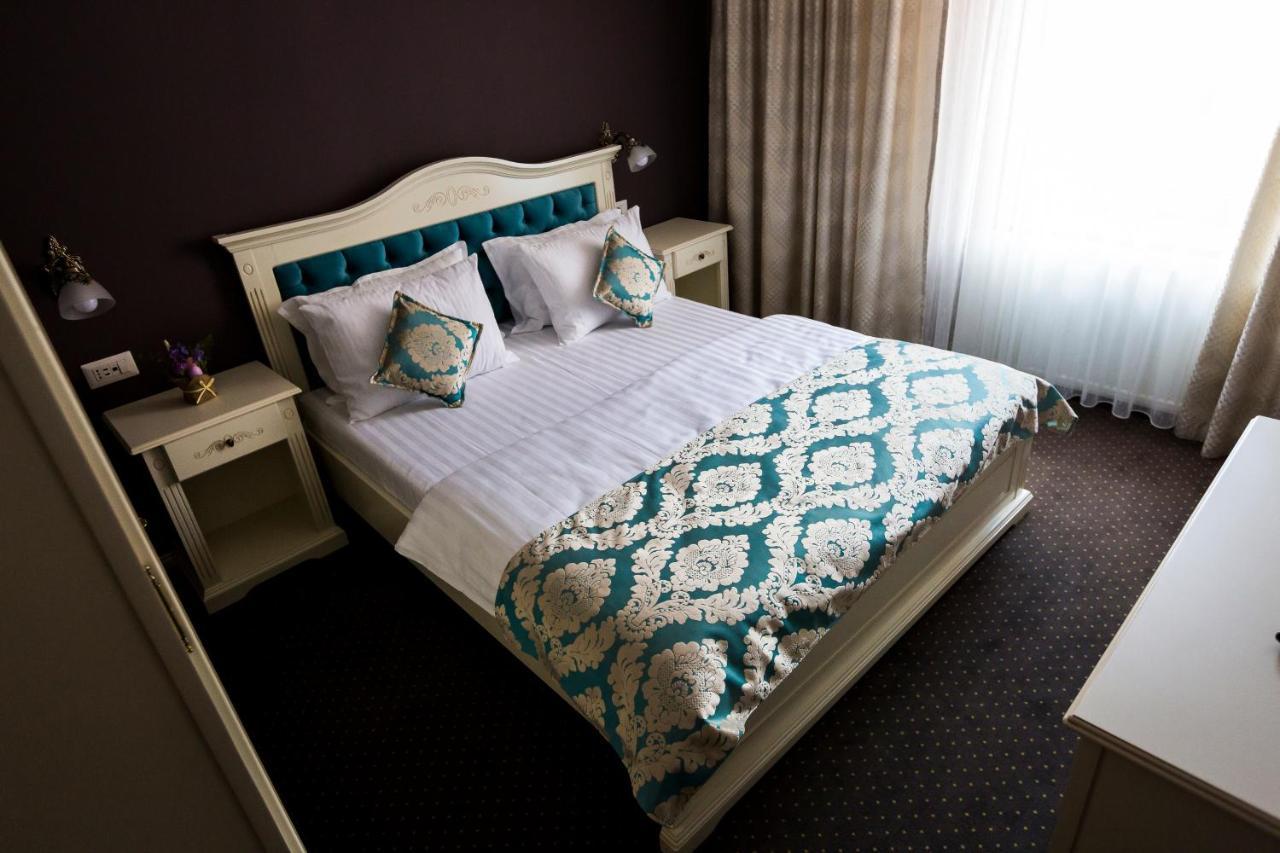 Royal Inn Busteni-Adults Only מראה חיצוני תמונה