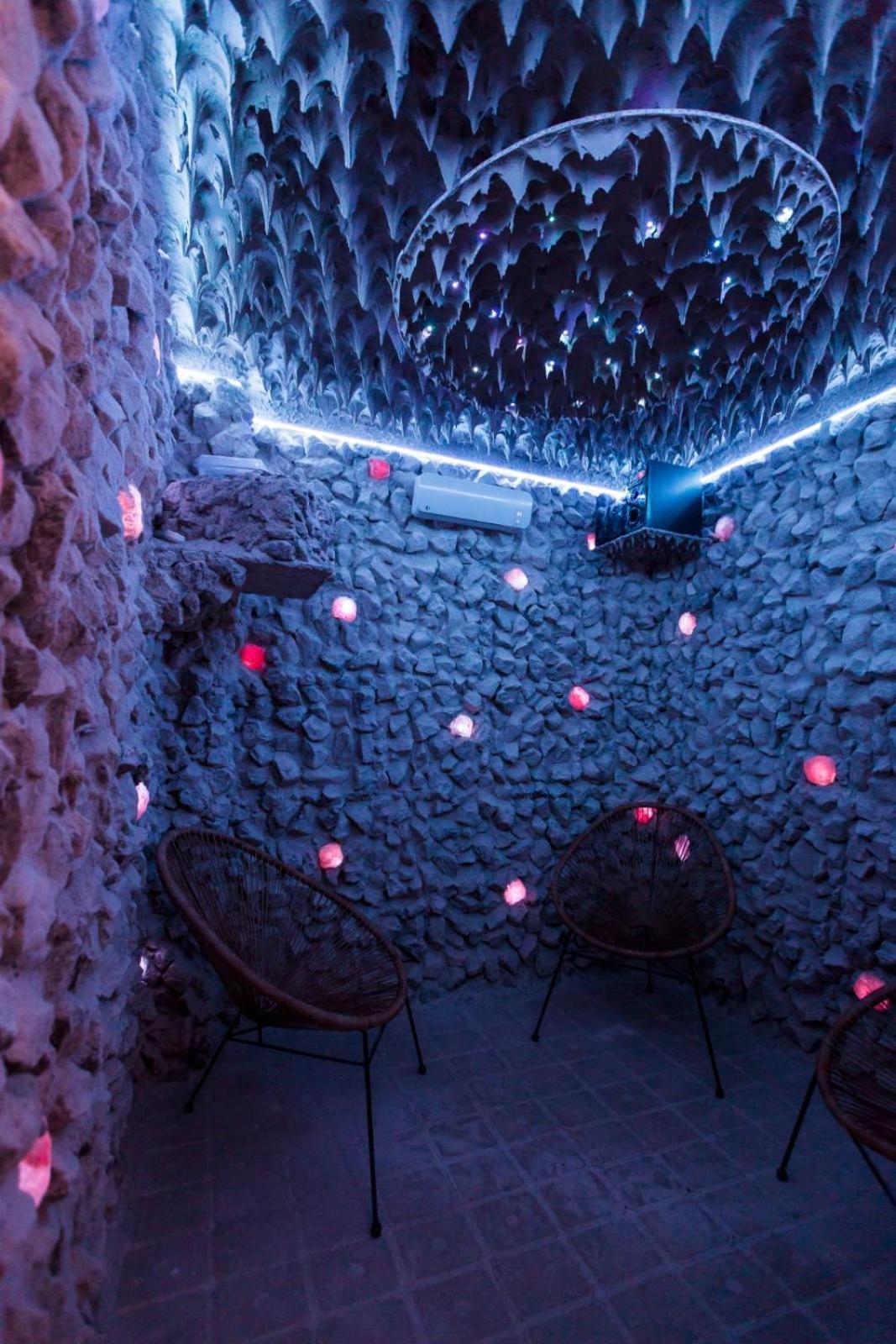 Royal Inn Busteni-Adults Only מראה חיצוני תמונה