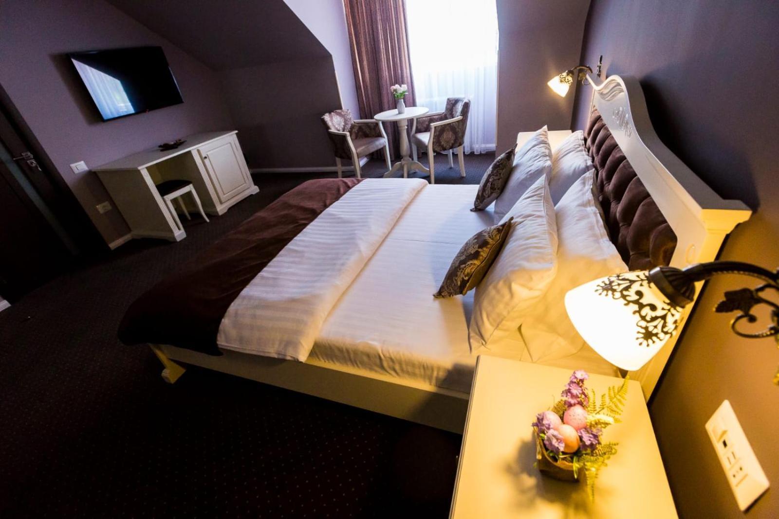 Royal Inn Busteni-Adults Only מראה חיצוני תמונה