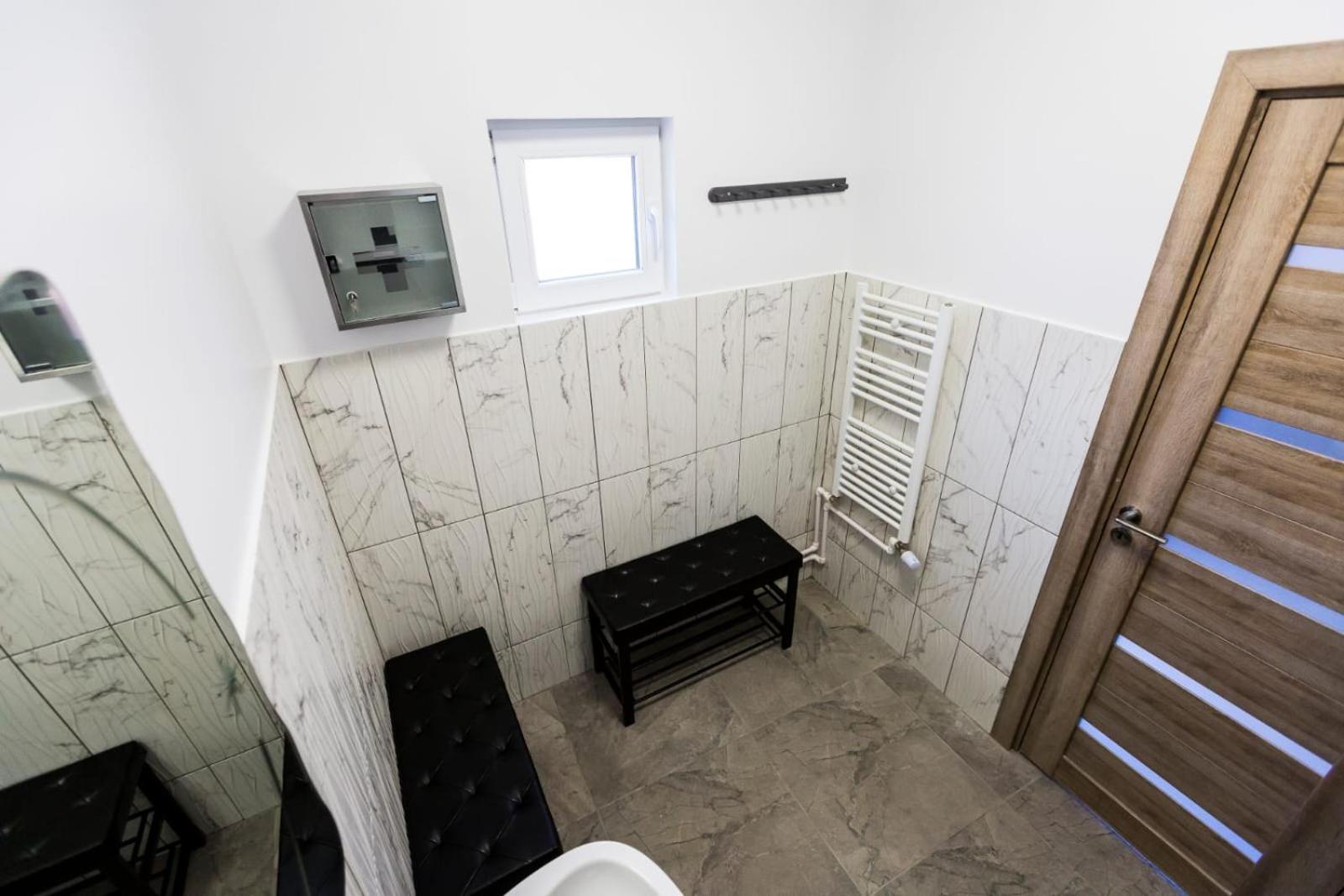Royal Inn Busteni-Adults Only מראה חיצוני תמונה
