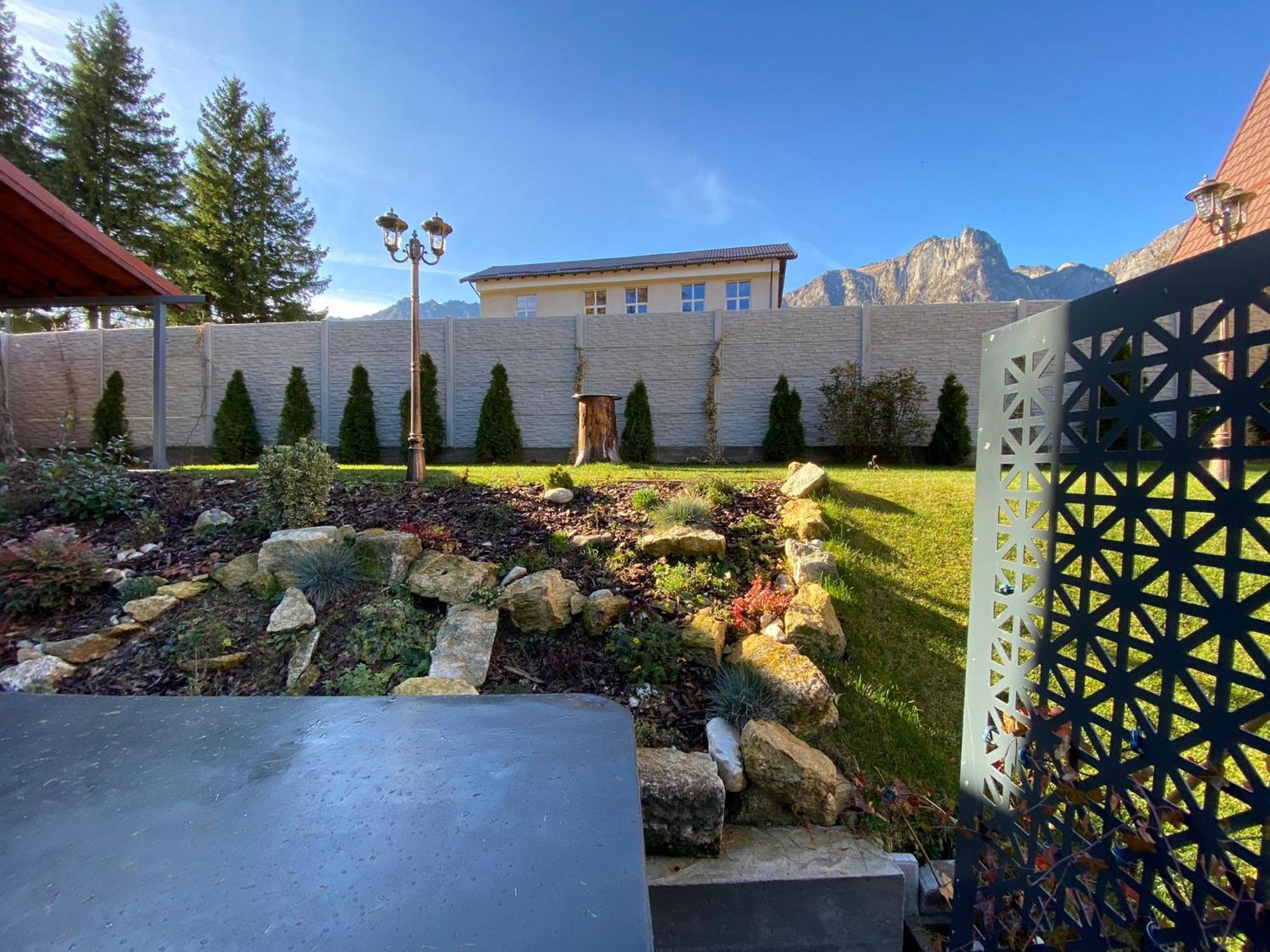 Royal Inn Busteni-Adults Only מראה חיצוני תמונה
