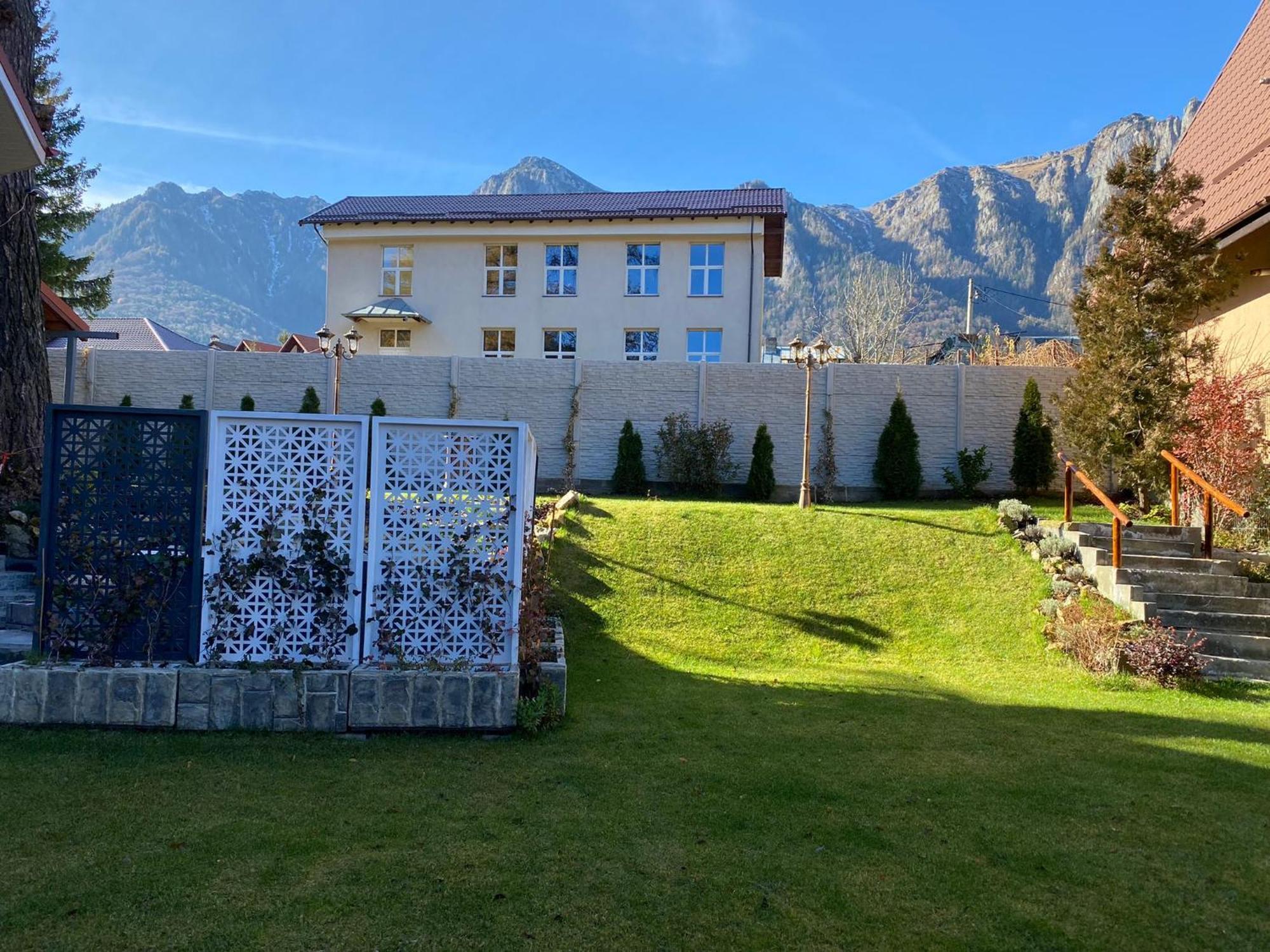 Royal Inn Busteni-Adults Only מראה חיצוני תמונה